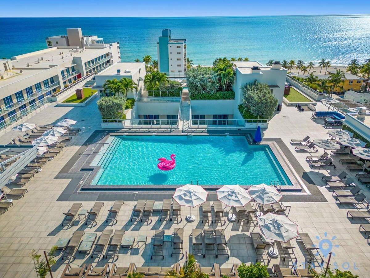 Rooftop Pool & Hot Tub - Gym - Hollywood Beach Apartment Exterior photo