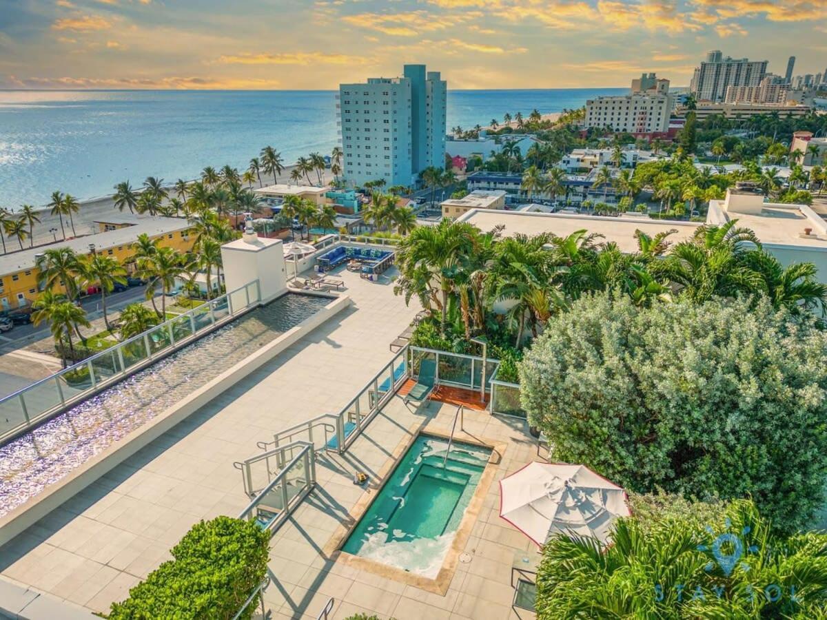 Rooftop Pool & Hot Tub - Gym - Hollywood Beach Apartment Exterior photo