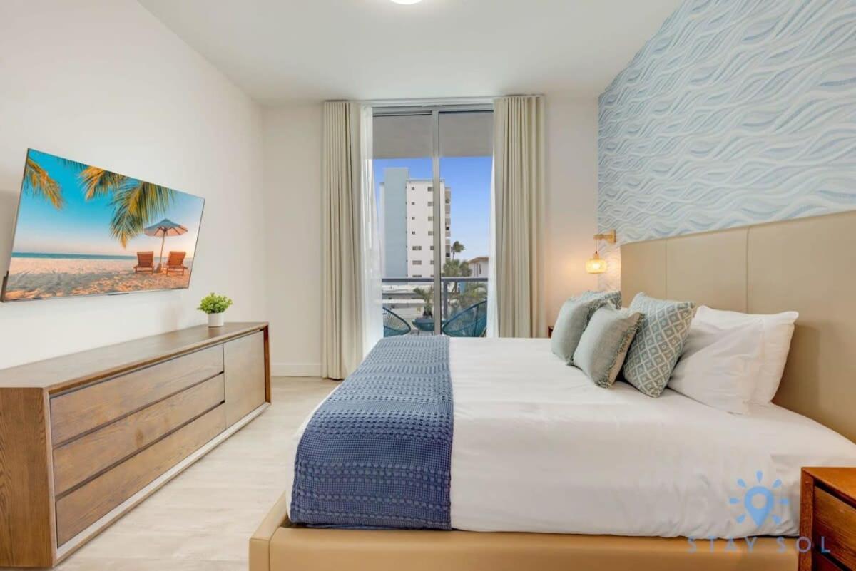 Rooftop Pool & Hot Tub - Gym - Hollywood Beach Exterior photo